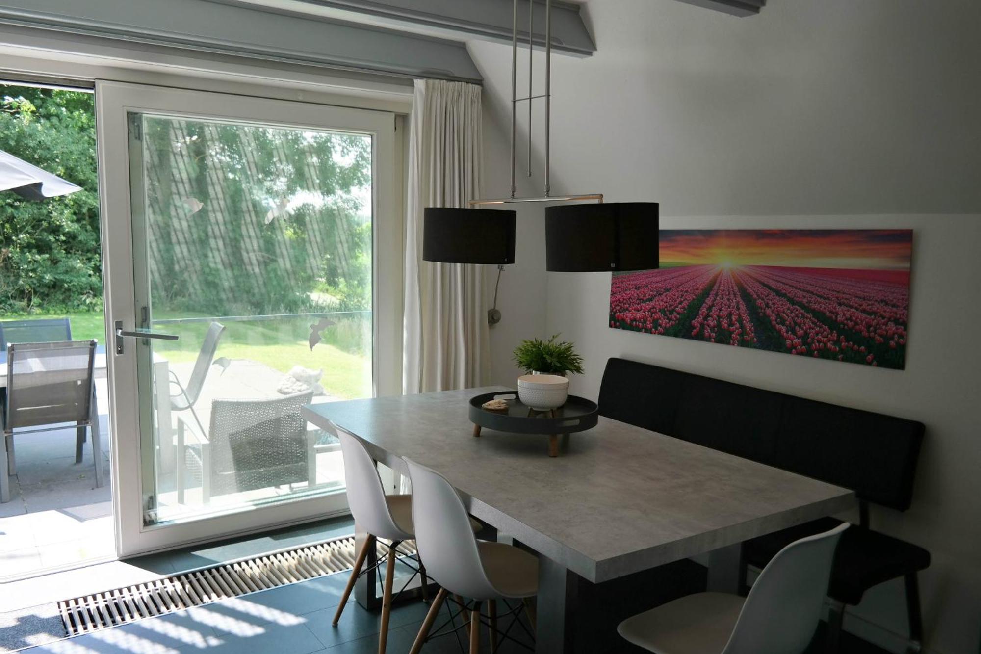 Sonnenhaus 6 Pers House With Sunny Terrace At A Typical Dutch Canal & By Lauwersmeer Lake. Anjum Exterior photo